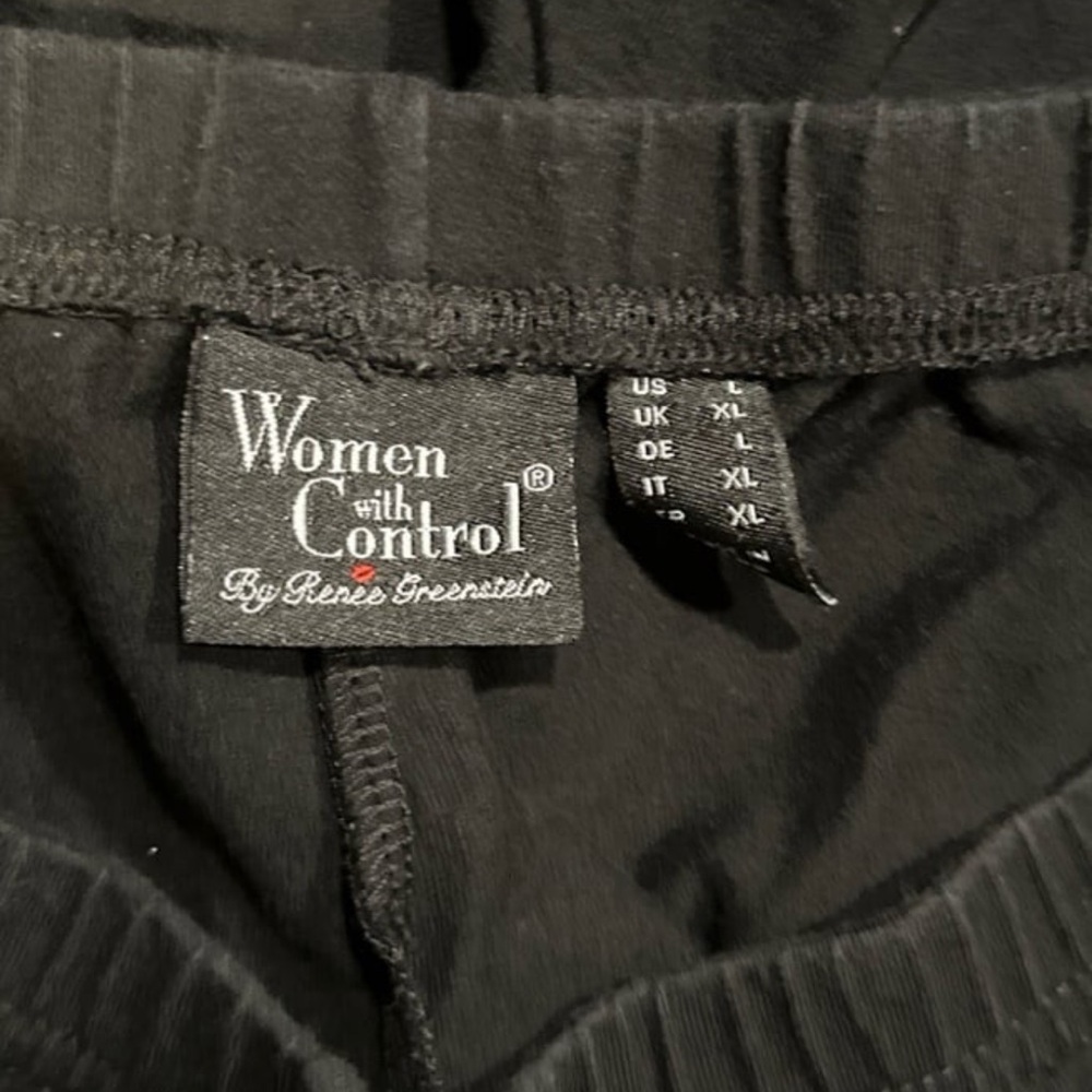 Women with Control Pull-on Stretch Pedal Pushers with Side Slit - Picture 3 of 5